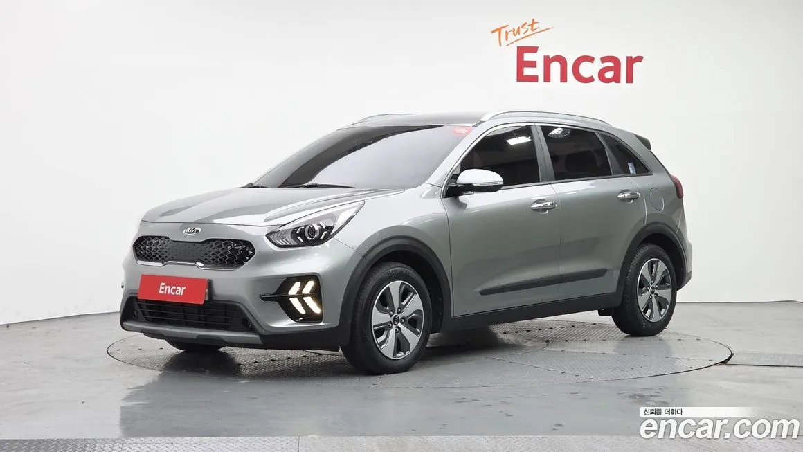 Kia Niro — фото 1