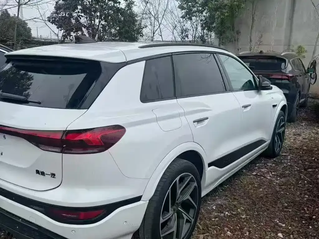 Audi Q6L e-tron — фото 4