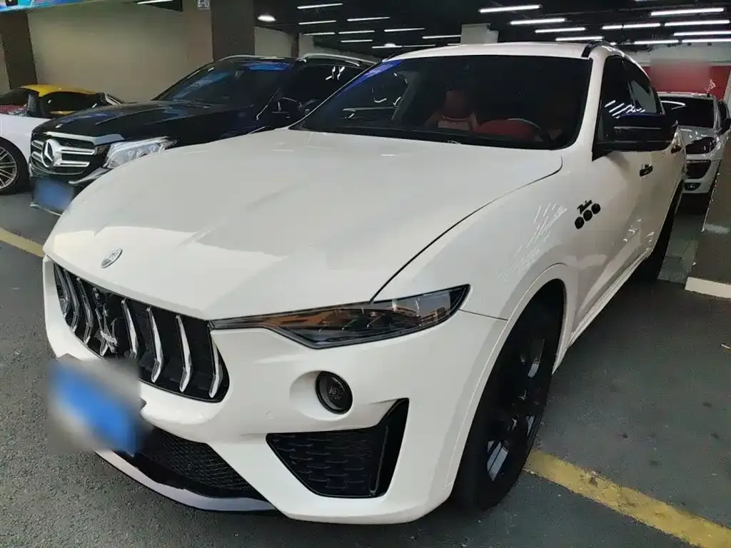 Maserati Levante — фото 1