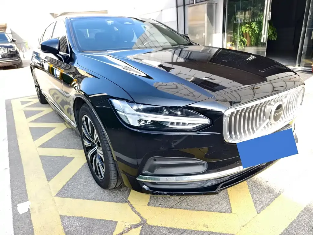 Volvo S90 — фото 1
