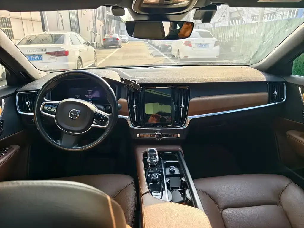 Volvo S90 — фото 7