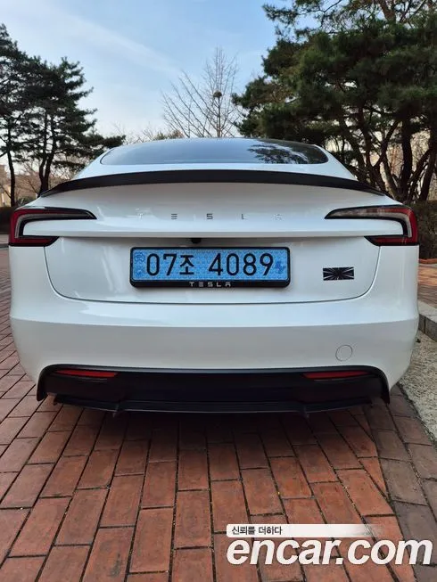 Tesla Model 3 — фото 4