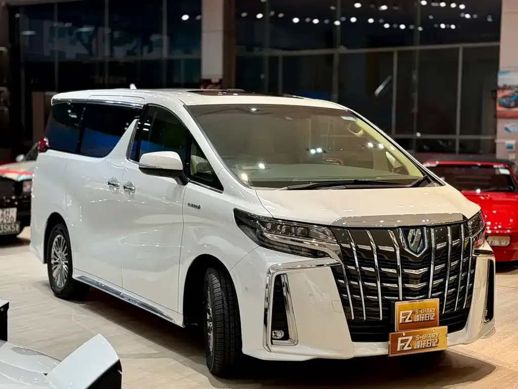 Toyota Alphard — фото 2