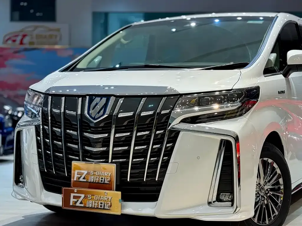 Toyota Alphard — фото 4