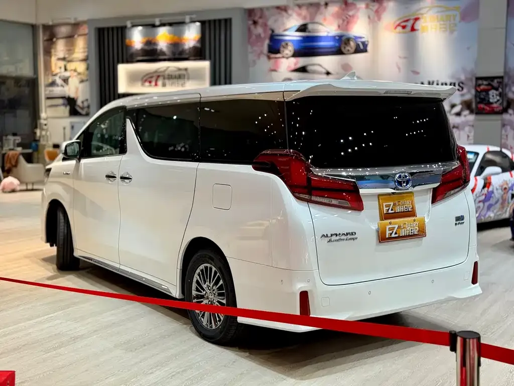 Toyota Alphard — фото 6