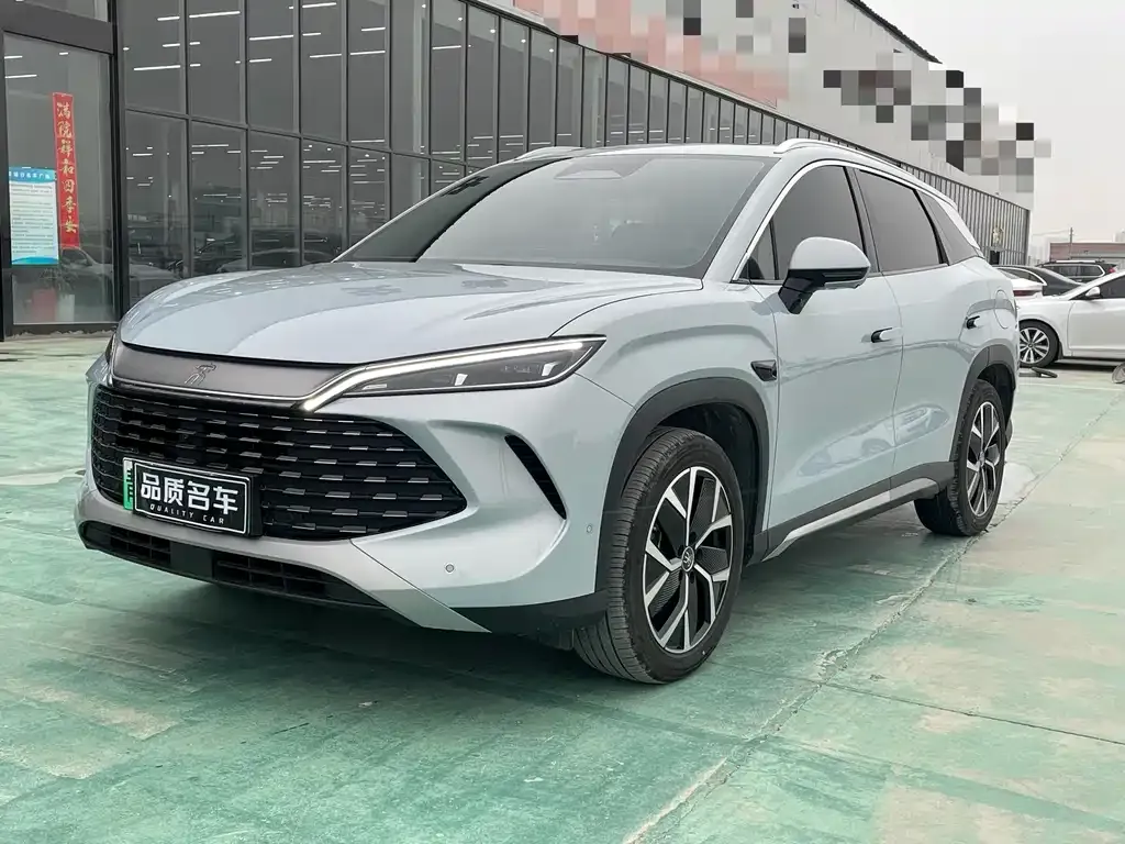 BYD L DM-i — фото 1