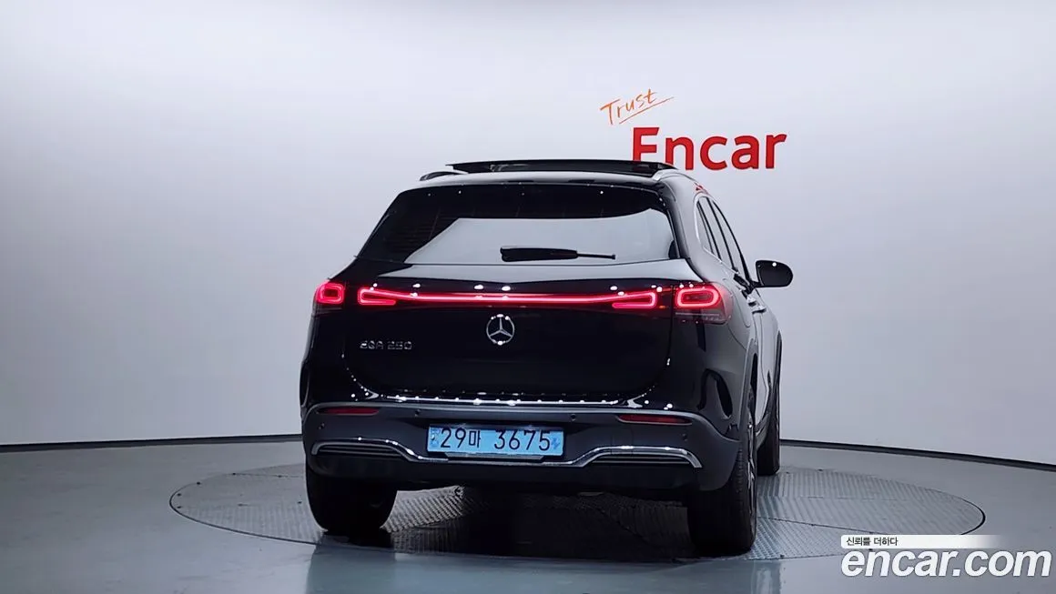 Mercedes-Benz EQA — фото 3
