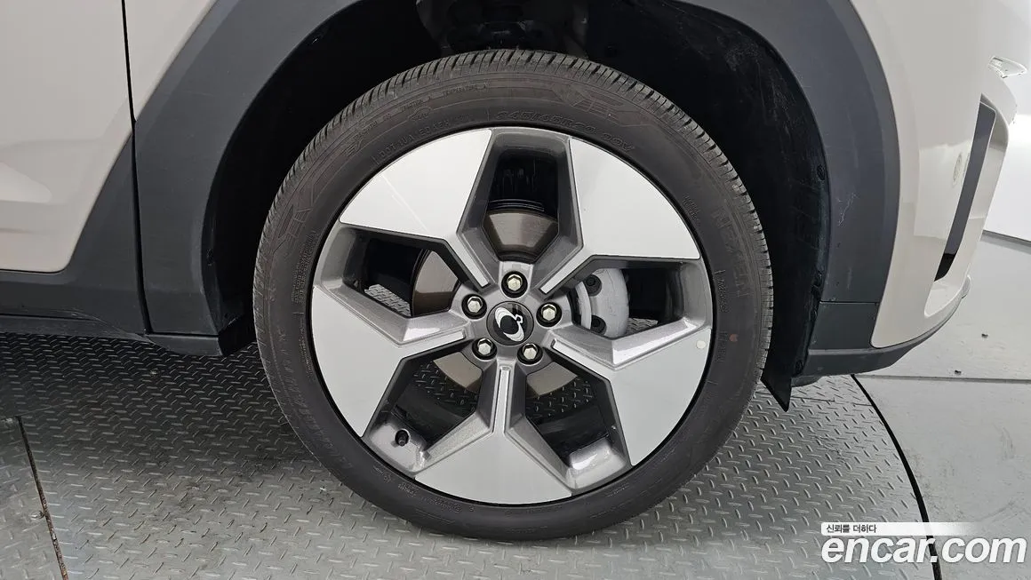 KG Mobility (Ssangyong) Torres — фото 4