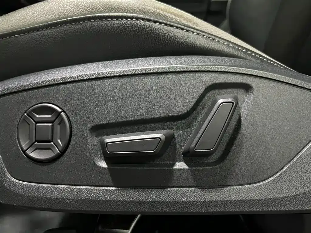 Audi Q3 — фото 10