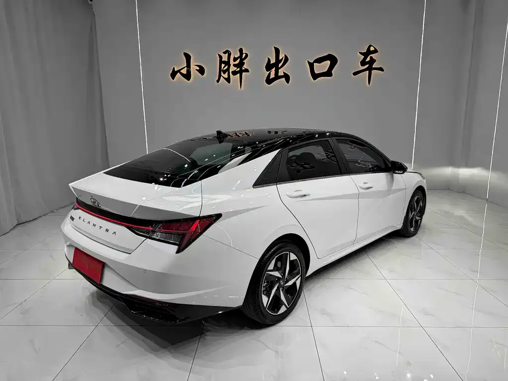 Hyundai Elantra — фото 4