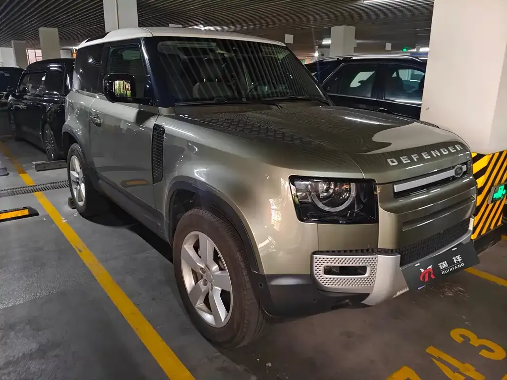 Land Rover Defender — фото 1