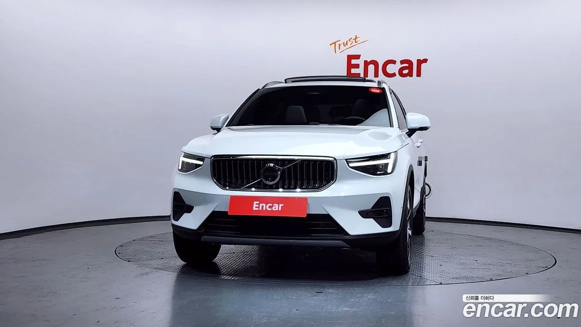 Volvo XC40 — фото 2