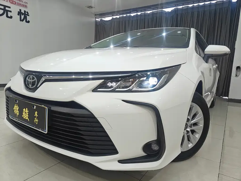 Toyota Corolla — фото 10
