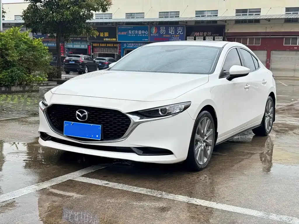 Mazda 3 Axela — фото 1