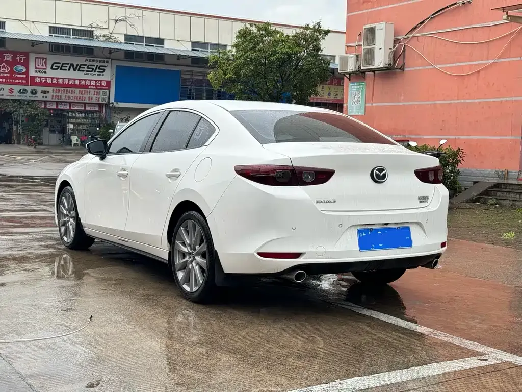 Mazda 3 Axela — фото 9