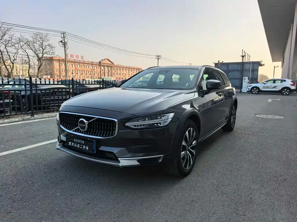 Volvo V90 — фото 1