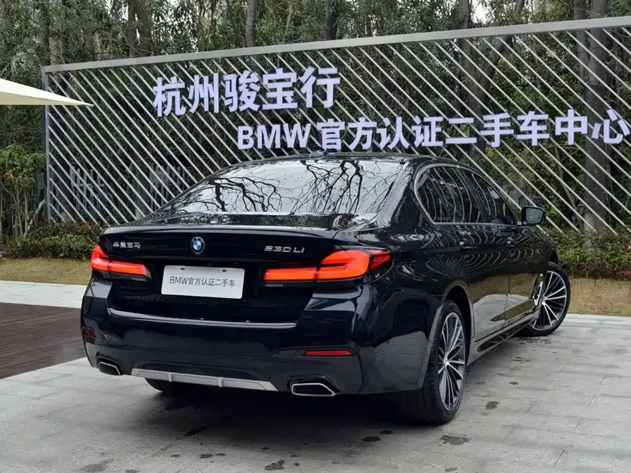 BMW 5 Series — фото 10