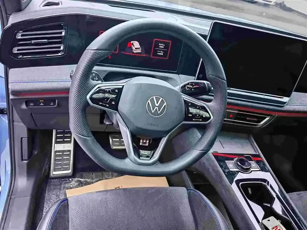Volkswagen Tiguan L — фото 6