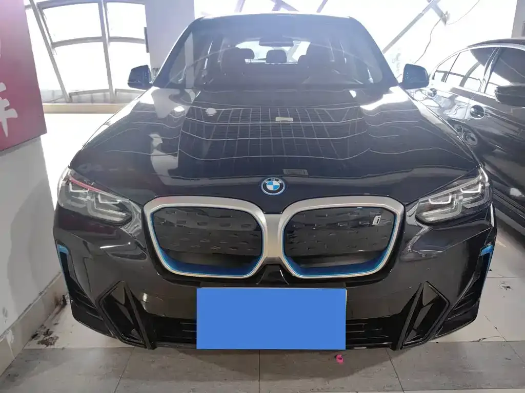 BMW iX3 — фото 2