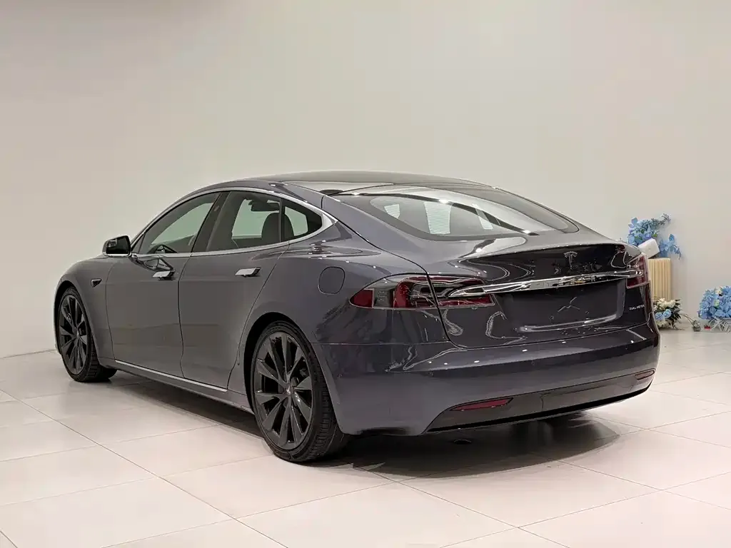 Tesla Model S — фото 2