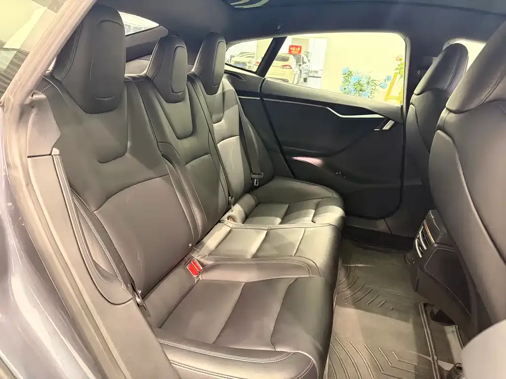 Tesla Model S — фото 6