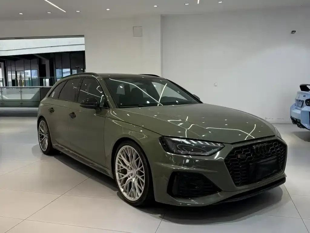 Audi RS 4 — фото 6