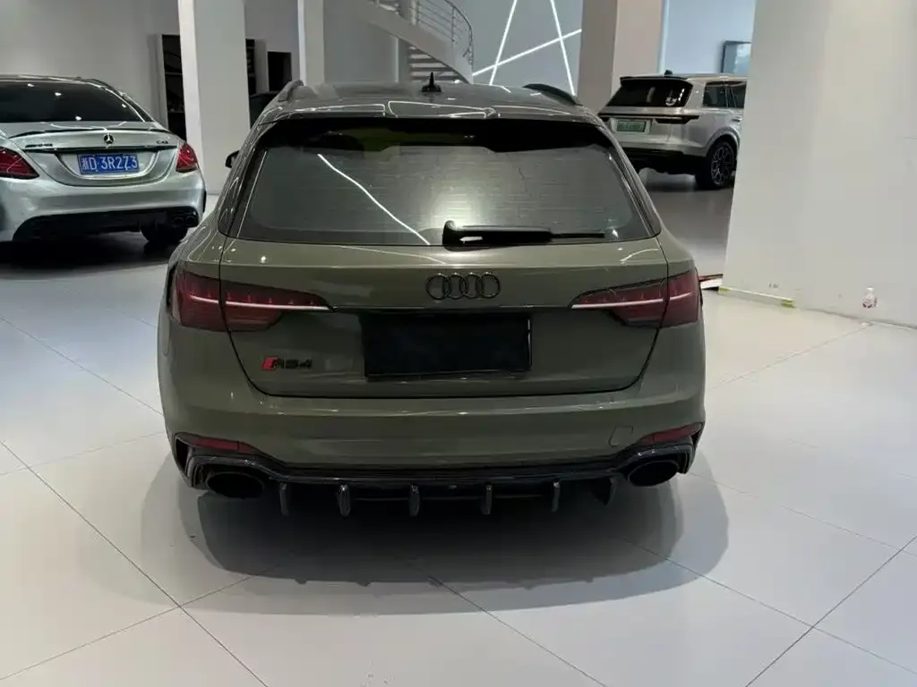 Audi RS 4 — фото 2