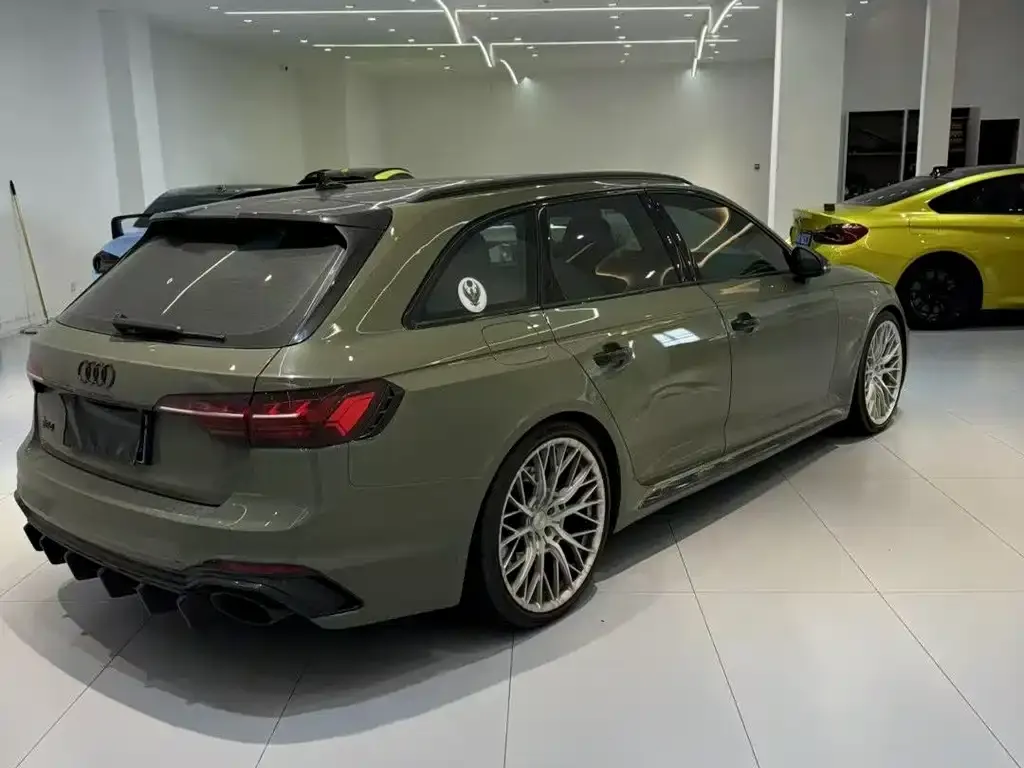Audi RS 4 — фото 5