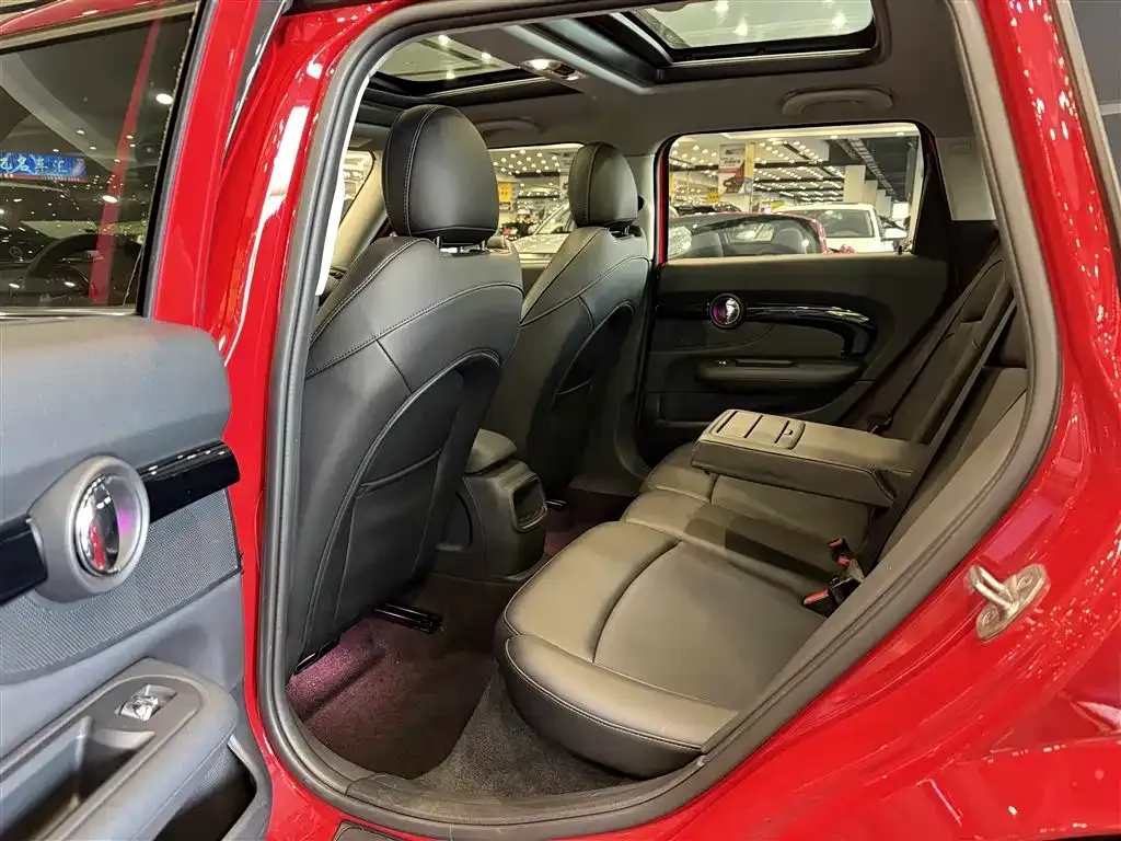 MINI Clubman — фото 4