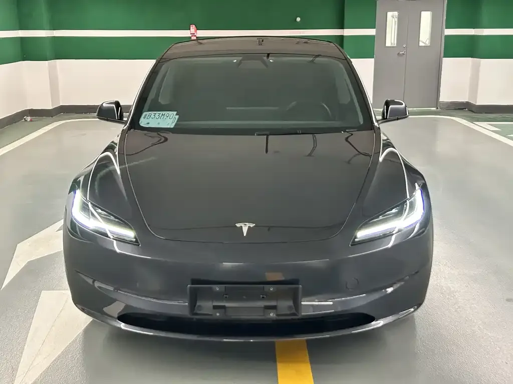 Tesla Model 3 — фото 2