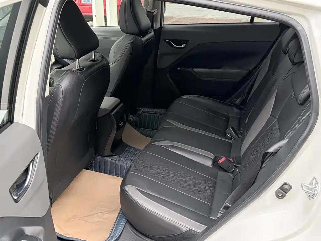 Subaru Crosstrek — фото 2
