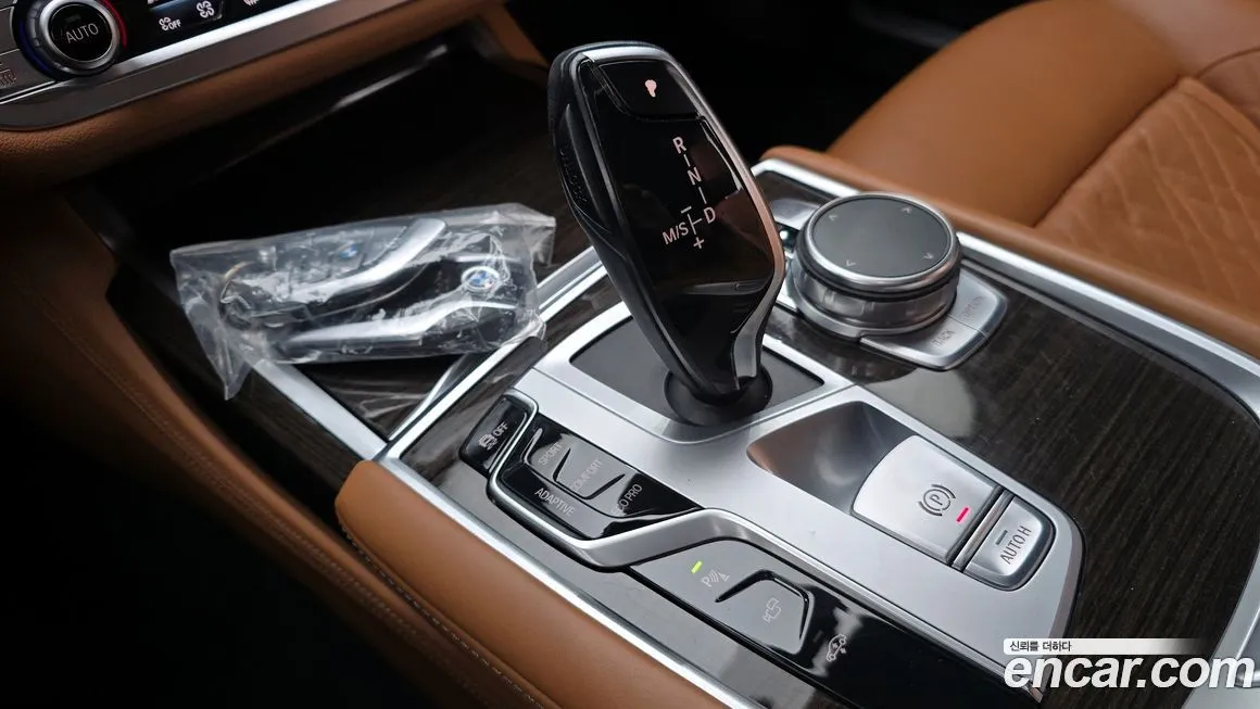 BMW 7-Series — фото 10