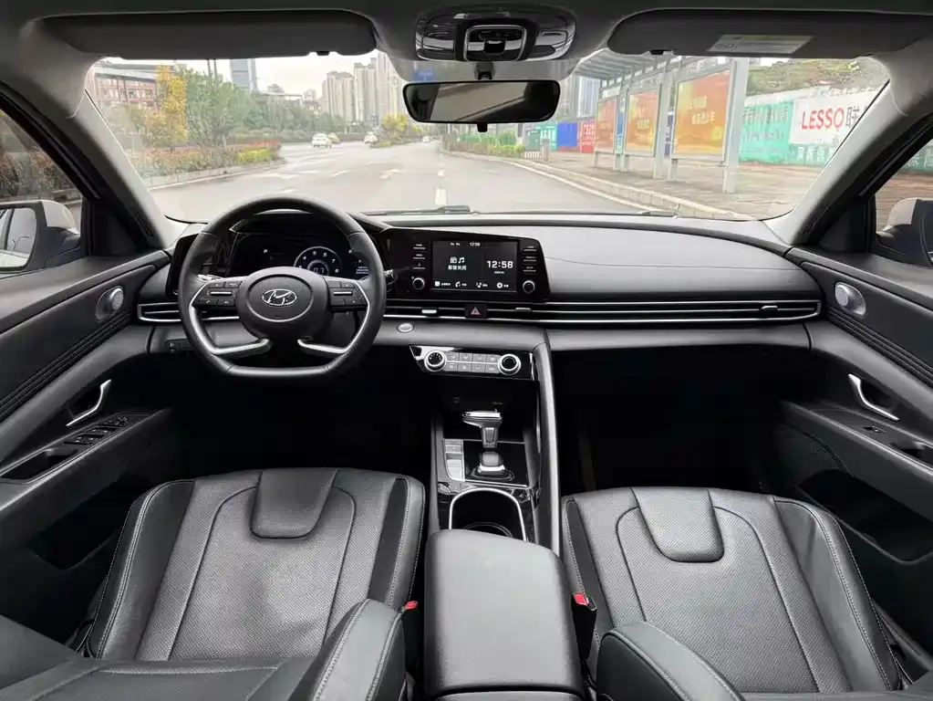 Hyundai Elantra — фото 4