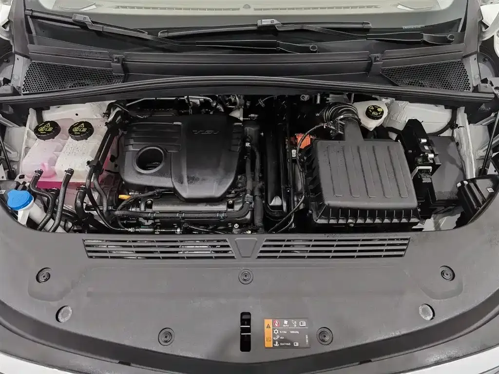 Roewe iMAX8 New Energy — фото 10