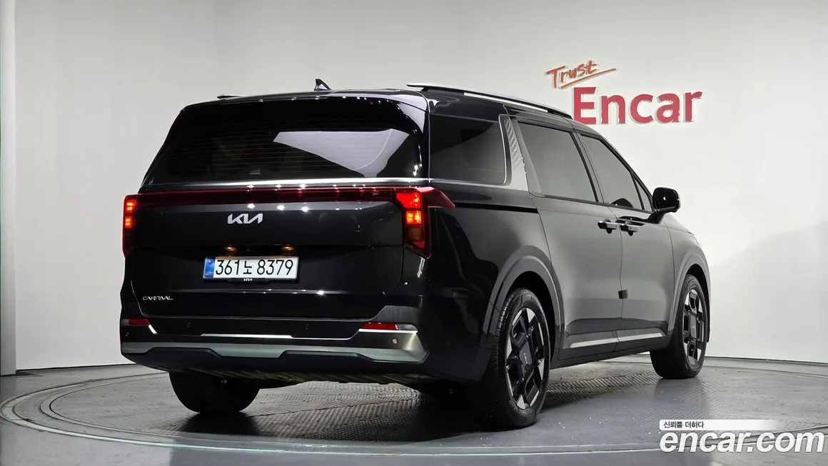 Kia Carnival — фото 10