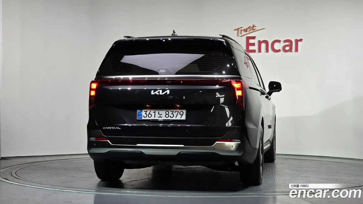 Kia Carnival — фото 4