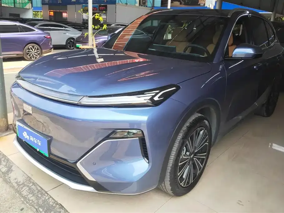 Geely 银河星舰7 — фото 1