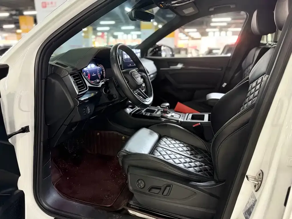Audi Q5L Sportback — фото 7