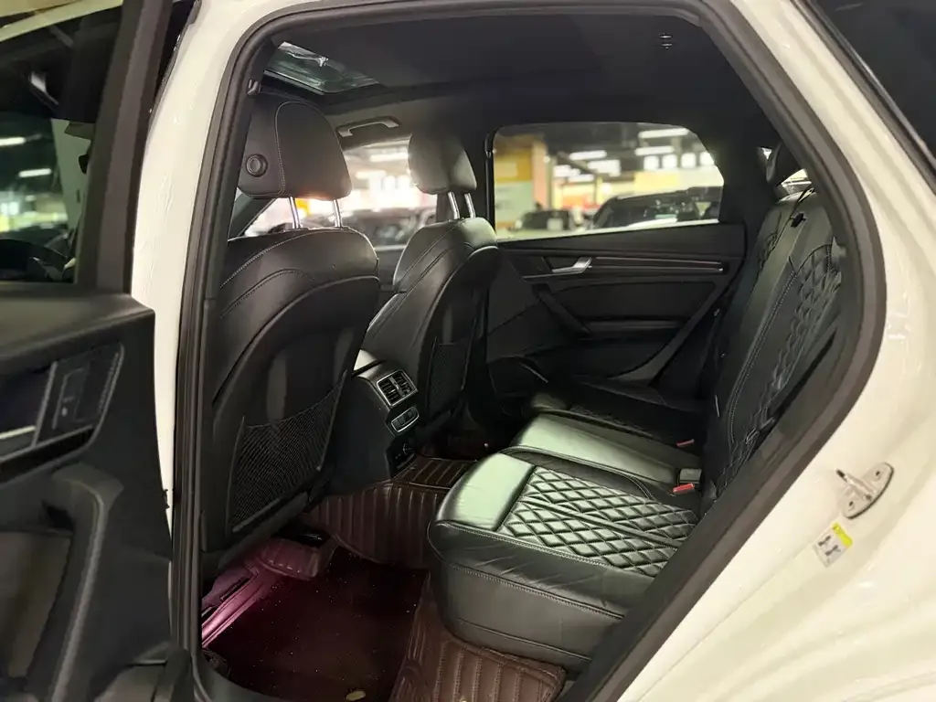 Audi Q5L Sportback — фото 8