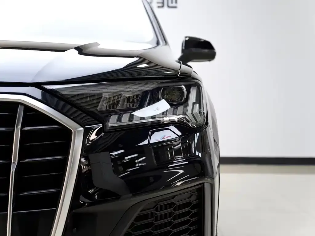Audi Q7 — фото 5