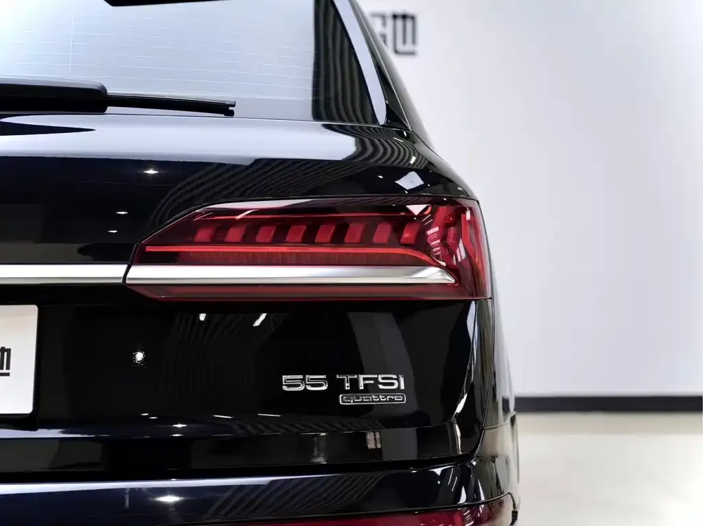 Audi Q7 — фото 2