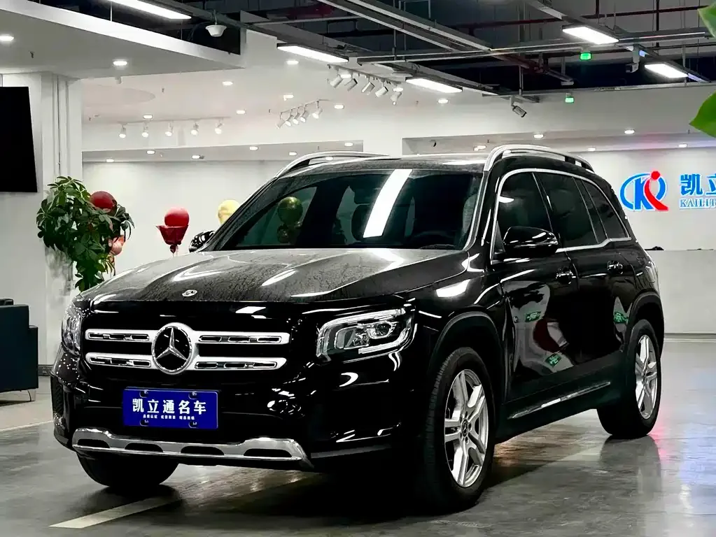 Mercedes-Benz GLB — фото 1