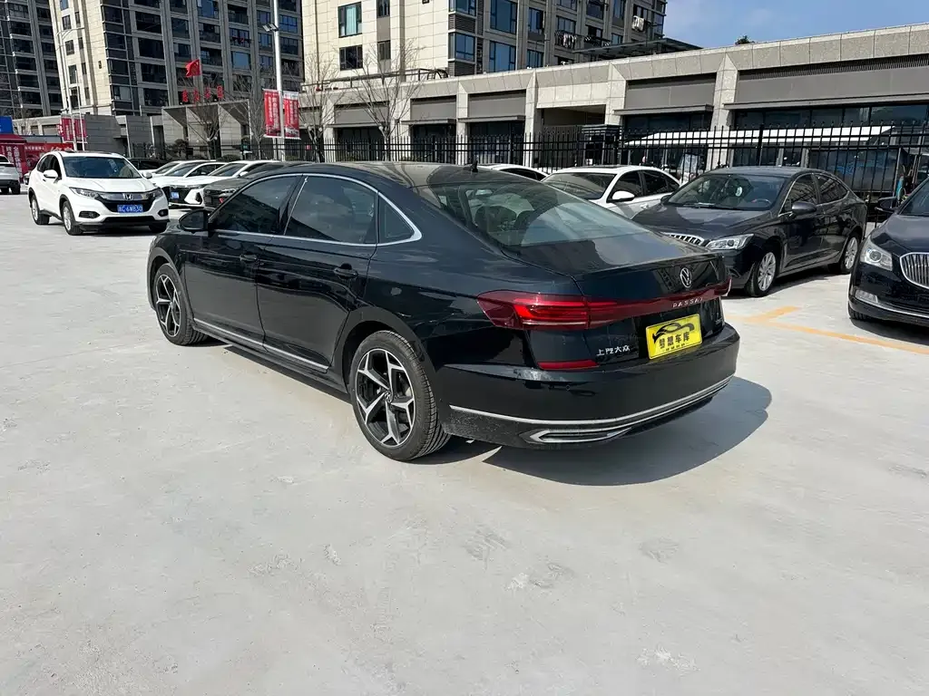 Volkswagen Passat — фото 6