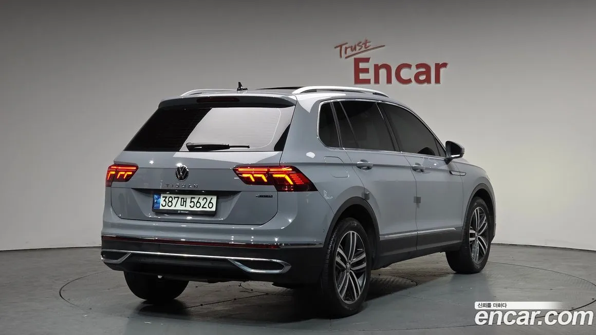 Volkswagen Tiguan — фото 2
