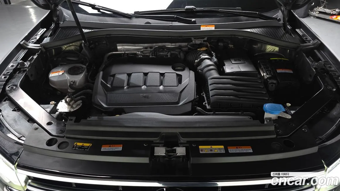 Volkswagen Tiguan — фото 10