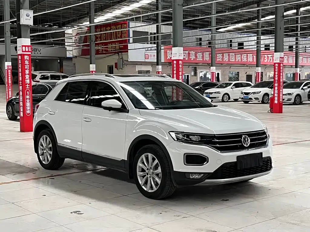 Volkswagen T-Roc — фото 8