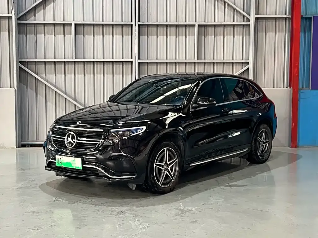 Mercedes-Benz EQC — фото 1