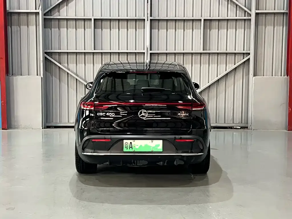 Mercedes-Benz EQC — фото 6