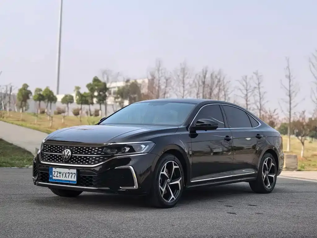 Volkswagen Passat — фото 1