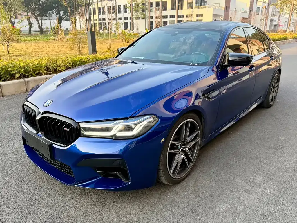 BMW M5 — фото 1